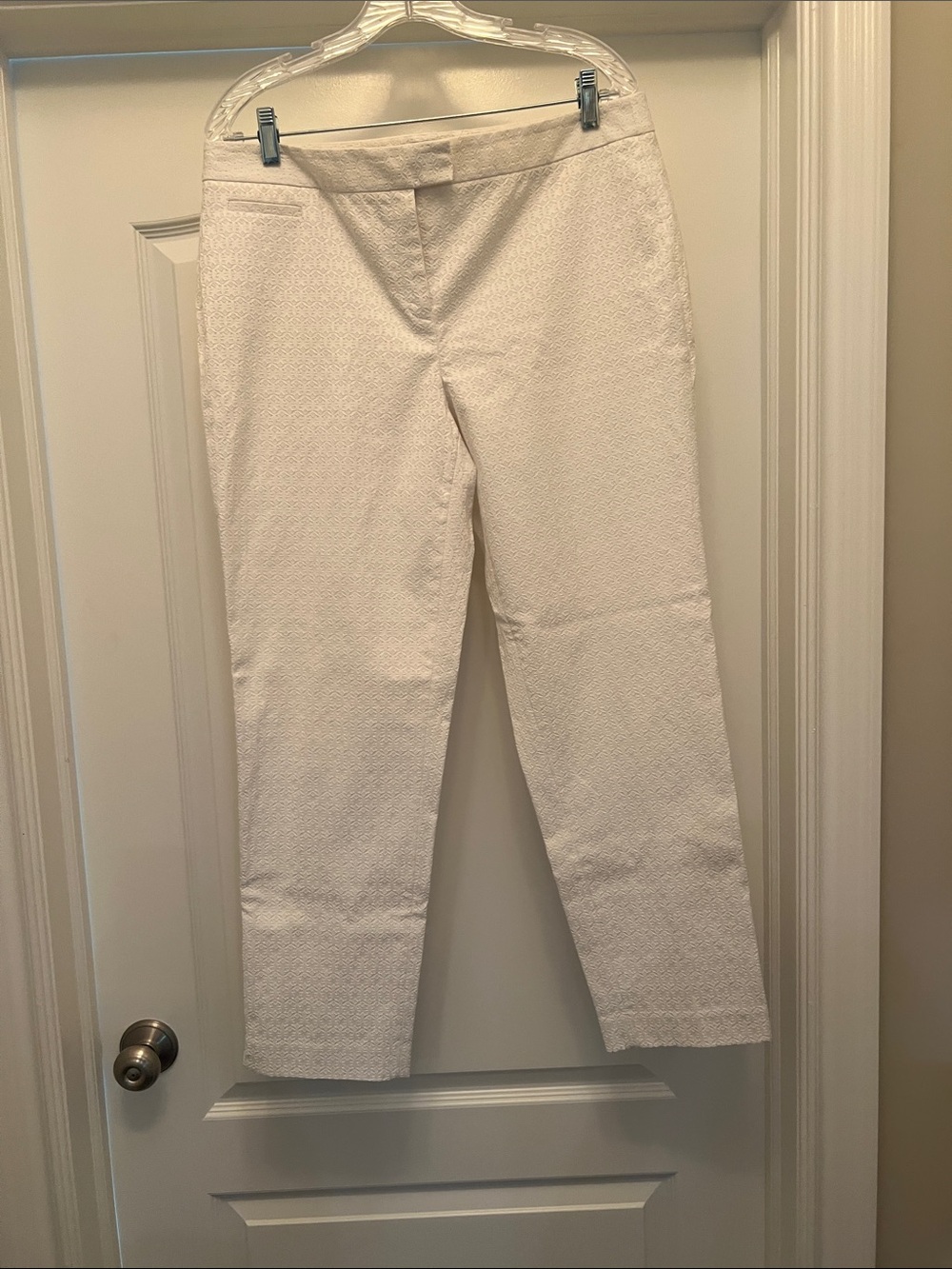 CeCe White Cropped Ankle Pants